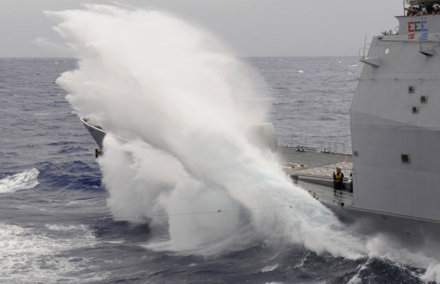 Great Photos of Navy Ships in the Middle of the Ocean