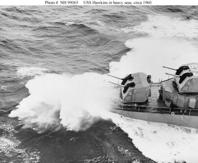 Great Photos of Navy Ships in the Middle of the Ocean