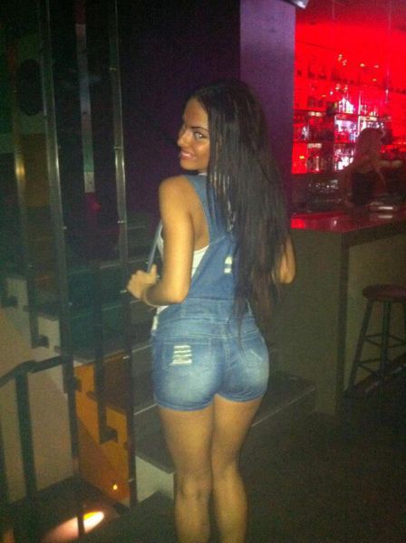 Hot Girls Rock Out with Their Denims On