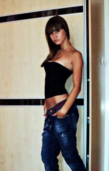 Hot Girls Rock Out with Their Denims On