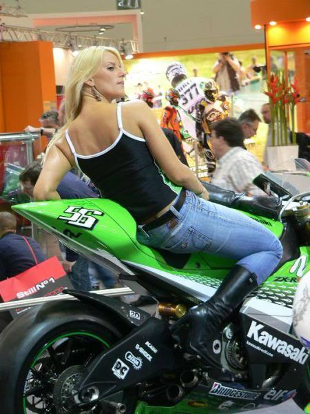 Hot Girls Rock Out with Their Denims On