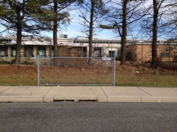 These Construction Workers Should Be Fired Immediately