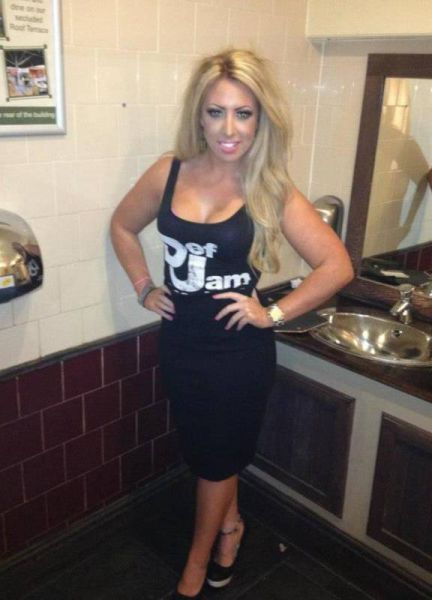 Chubby Girl Transforms Herself into Bikini Model