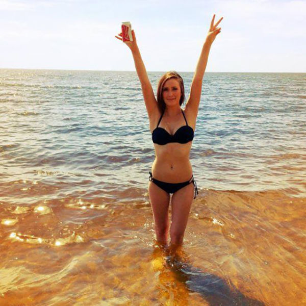 Beautiful Babes in Skimpy Bikinis