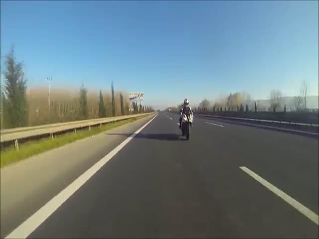 When a Biker Tailgates His Friend at High Speed... (VIDEO)