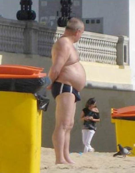 Weird Beachgoers That Will Totally Ruin Your Beach Day