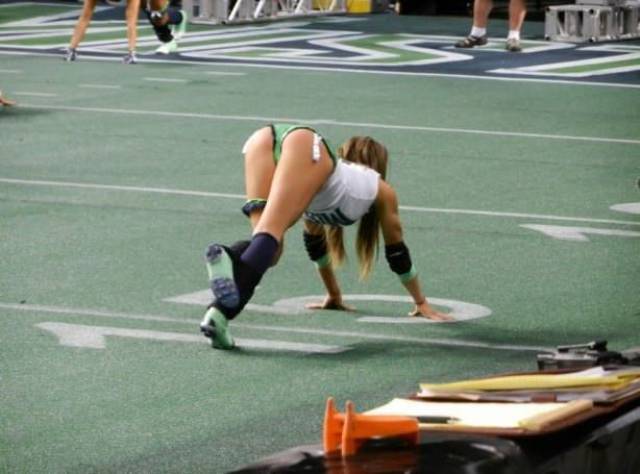 Strong Sporty Girls Show That Fit Is Really Sexy