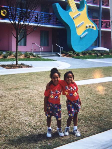 Twins Obsessed With Each Other Make 2,000 Squats Per Day So That Their Bums Look Identical