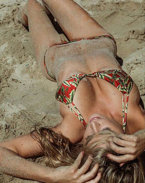 These Sexy Sandy Girls Make Summer So Much Better