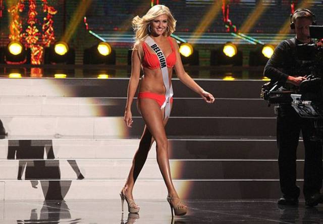 The Hottest Wives And Girlfriends Of Football Players