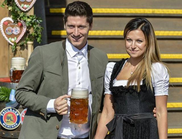 The Hottest Wives And Girlfriends Of Football Players