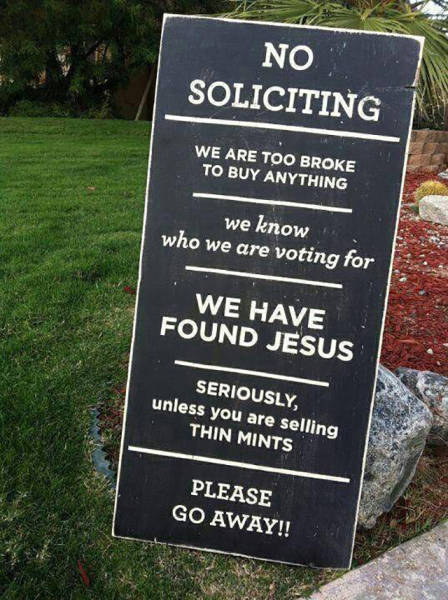 Funny Yard Signs That Are Impossible Not To Notice