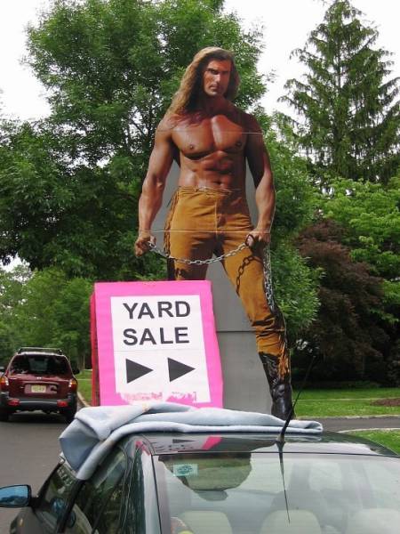 Funny Yard Signs That Are Impossible Not To Notice