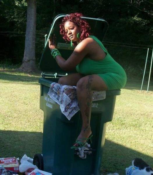 Ghetto Glamor Shots That Are Incredibly Ridiculous