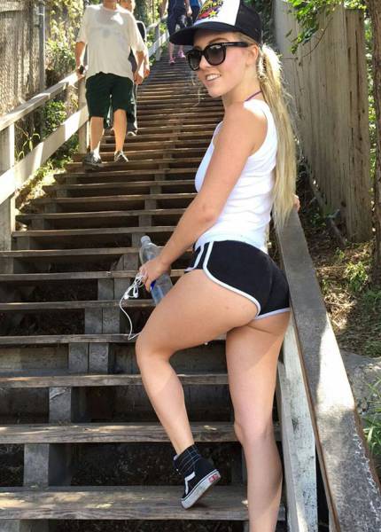 Bootylicious Babes Are A Very Pleasing Visual Experience