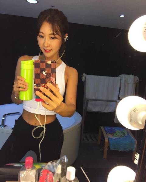 How Old Do You Think She Is?