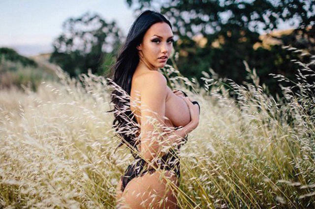 Boys Go Wild for Sideboobs